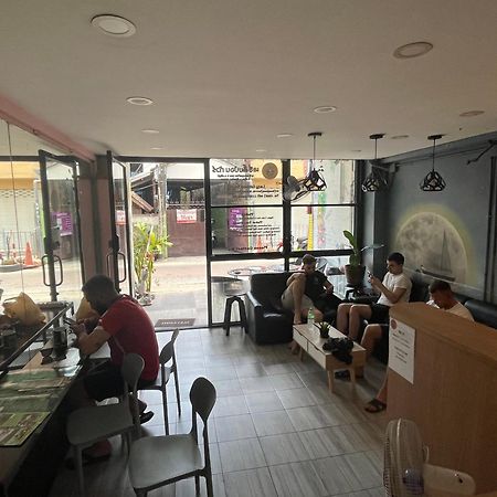 Lazy Gibbon 1 Chiang Mai - Tha Phae Gate Hostel Εξωτερικό φωτογραφία